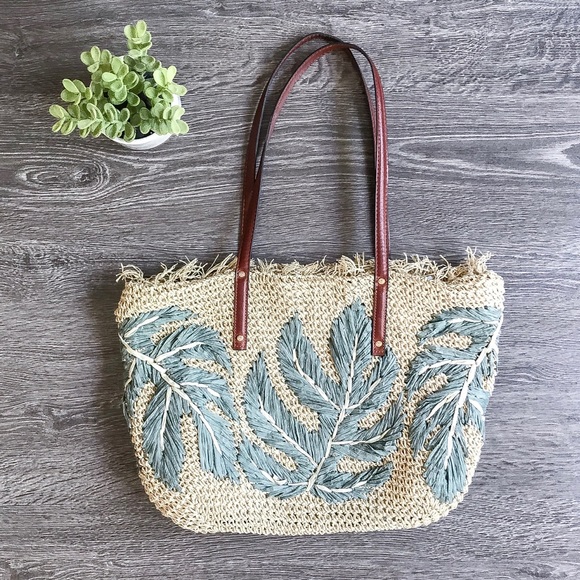 Tommy Bahama Handbags - {Tommy Bahama} Mama Straw Tote